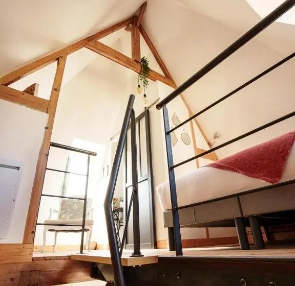 سوئیت با تخت بزرگ, La Cantellerie