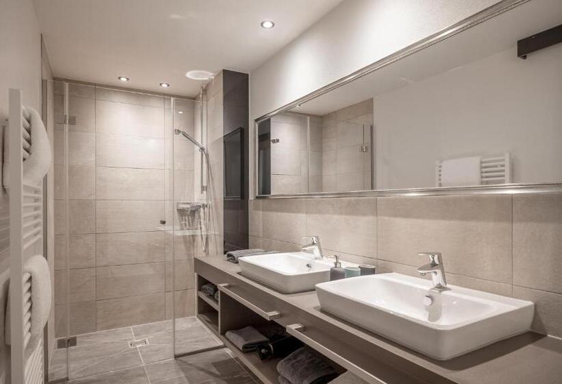 إستوديو قياسى ذو إطلالة, Corso Living