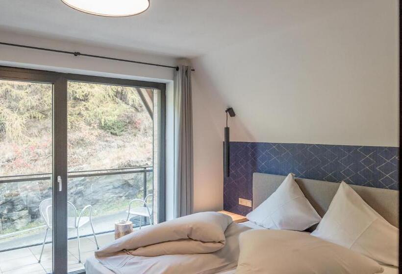 إستديو قياسى مزود بشرفة, Corso Living