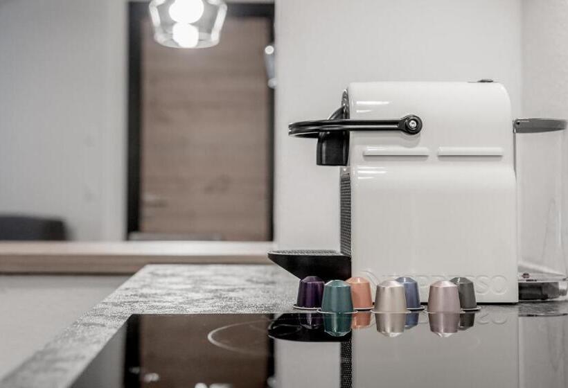 إستديو قياسى مزود بشرفة, Corso Living