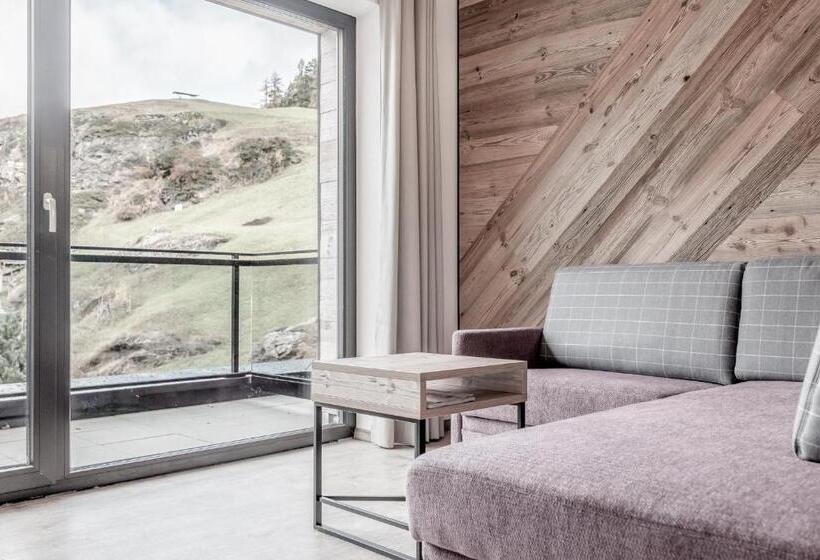 إستديو قياسى مزود بشرفة, Corso Living