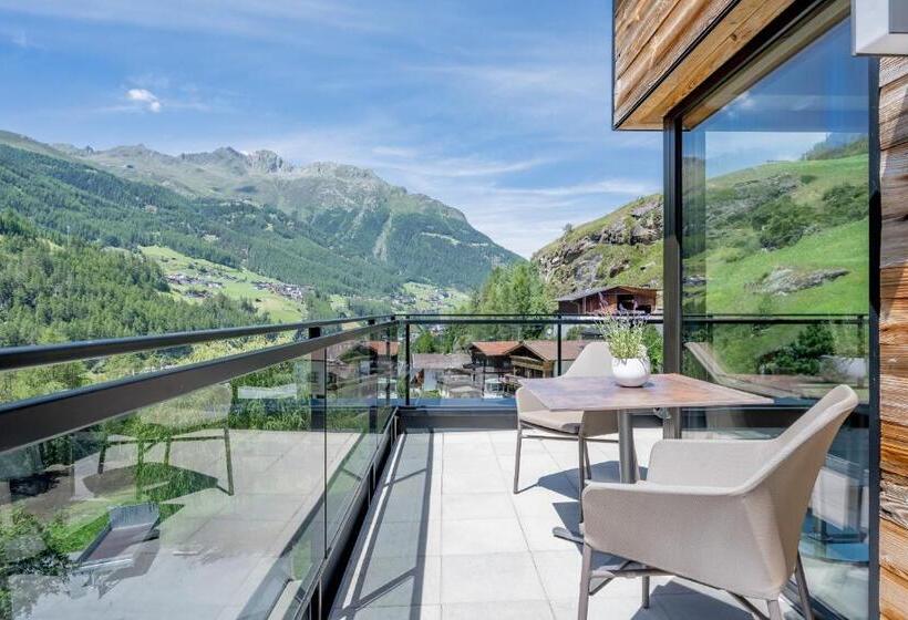 إستوديو قياسى مزودة بتراس, Corso Living