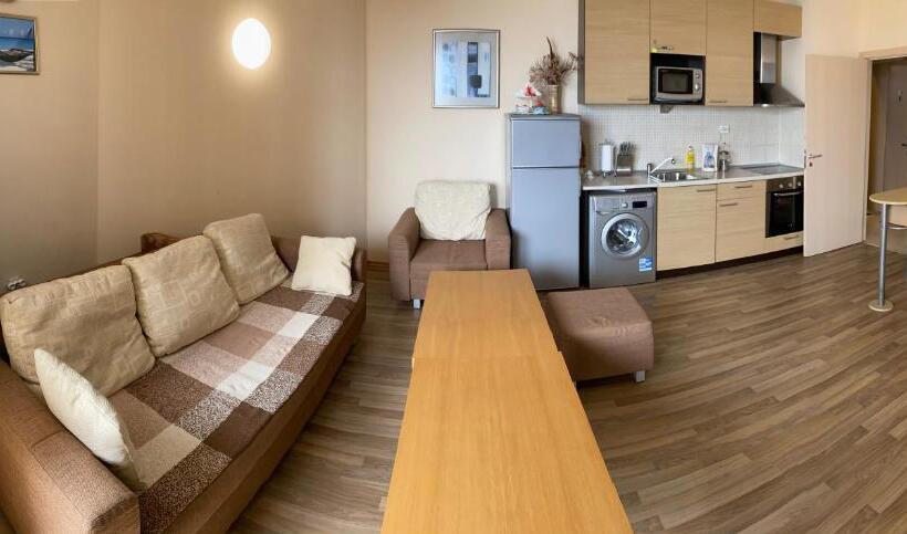 דירת חדר נוף לים, First Line Apartment At Obzor