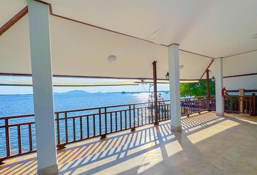 اتاق استاندارد با بالکن و چشمانداز دریا, Meena Resort