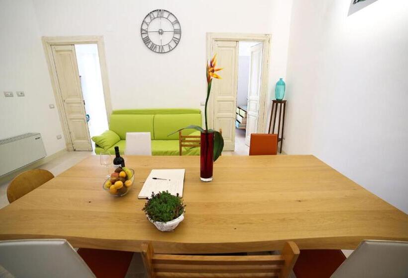 דירת חדר דלוקס, Dafne