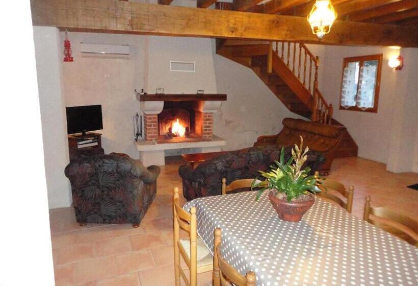 침실 4개 주택, Gite De L Augereau