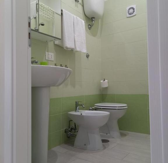 Habitació Estàndard, M & M