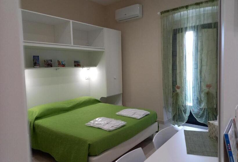 Habitació Estàndard, M & M