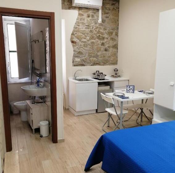 Estudi Deluxe, M & M