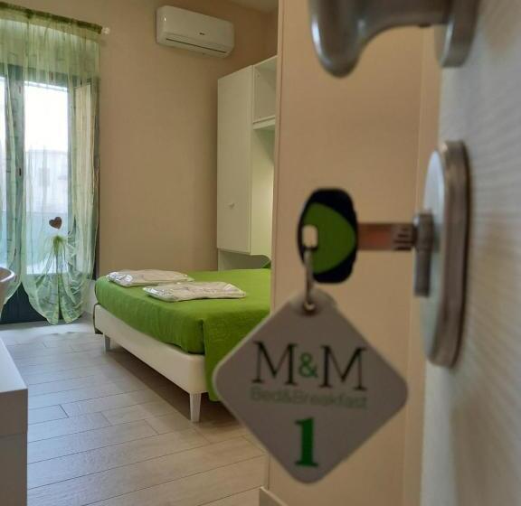 Habitació Estàndard, M & M