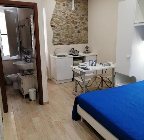 Estudi Deluxe, M & M