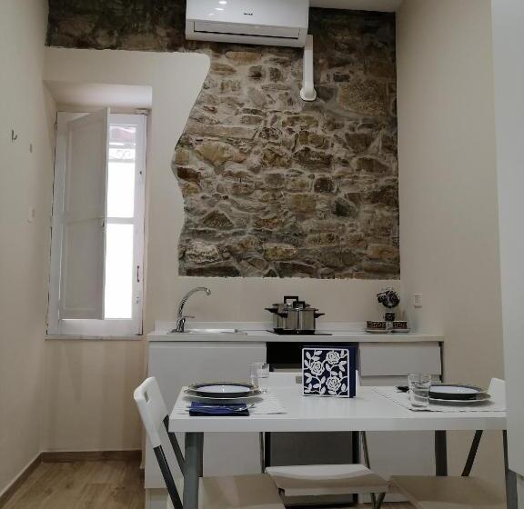 Estudi Deluxe, M & M