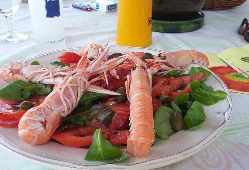 标准房带园景, Marievalerianne