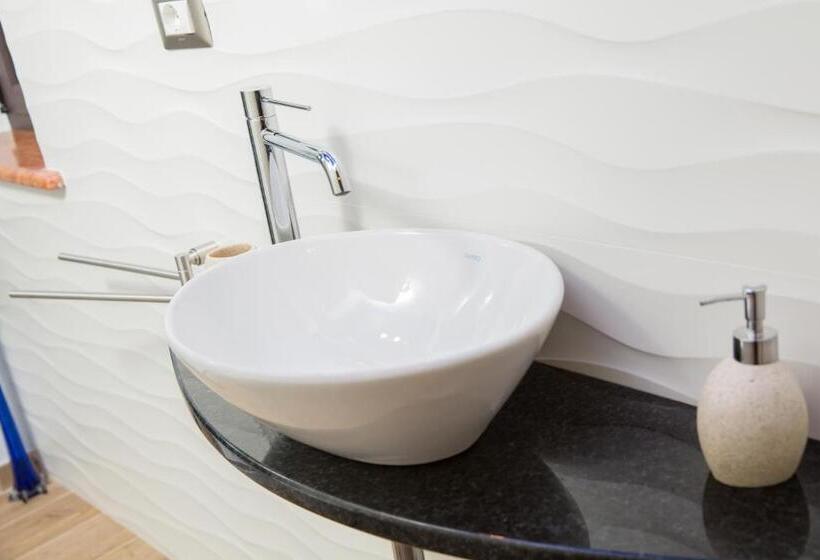 Quarto Triplo Standart, Sonre B&b