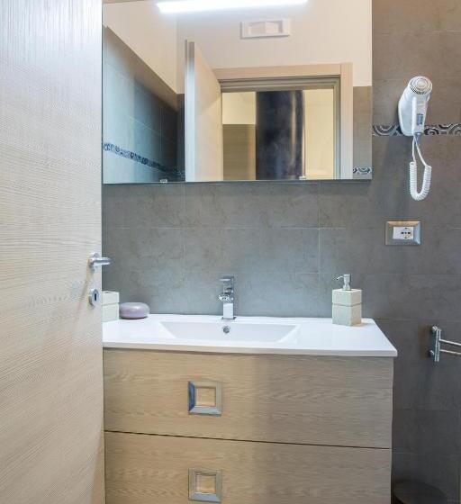 Quarto Triplo Standart, Sonre B&b