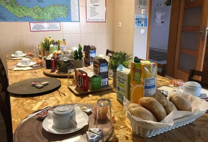 エコノミールーム, Azores Holidays House B&b Suites Self Check In Keyboard