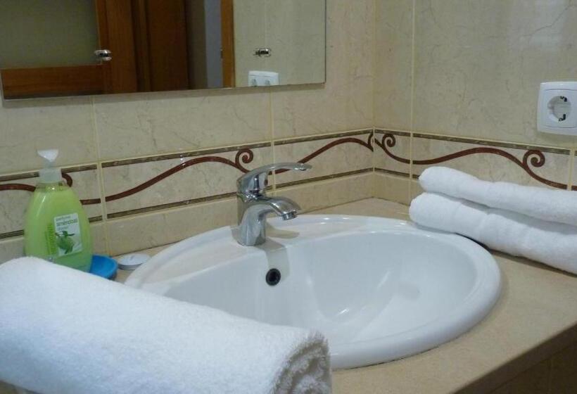 小型套房带海景, Azores Holidays House  B&b   Suites   Self Check In Keyboard