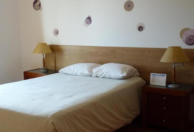 可观山景的小型套房, Azores Holidays House  B&b   Suites   Self Check In Keyboard