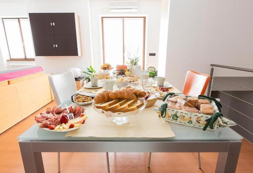 スタンダードルーム, B&b La Corte