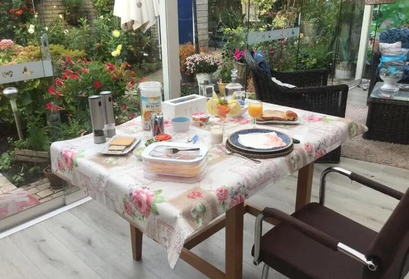 エコノミールーム, Bed And Breakfast Ineke En John