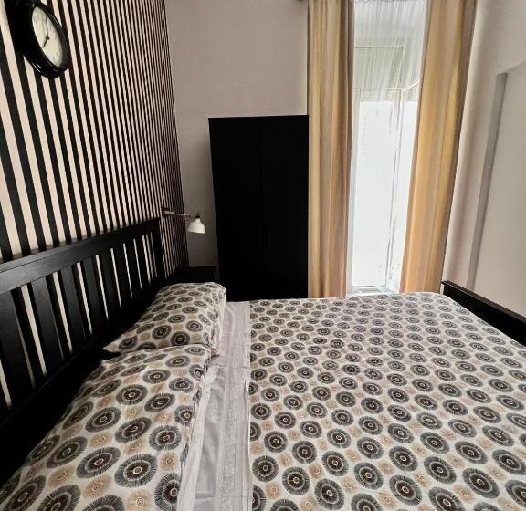 Номер Стандарт с Балконом, La Maison