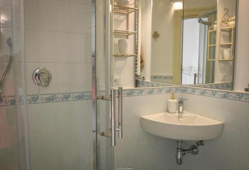 חדר סטנדרט, Le Garitte