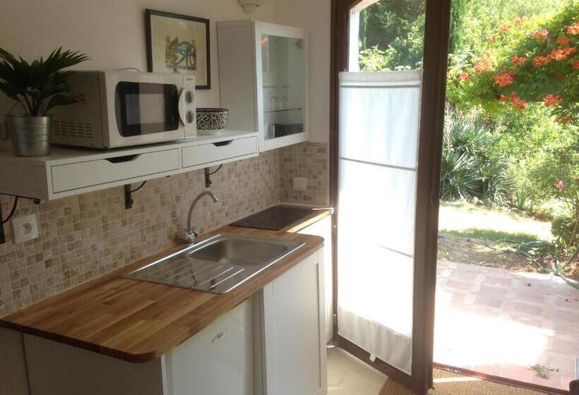 בית, 4 חדרי שינה, Gites Du Raby