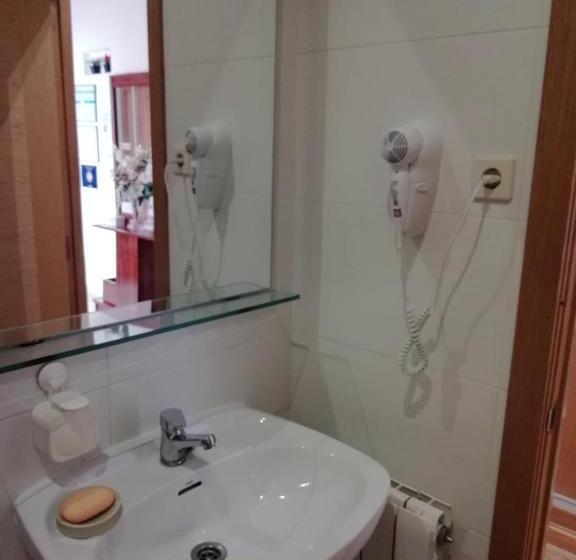 اتاق استاندارد با سرویس بهداشتی مشترک, Hospedaje Lopez