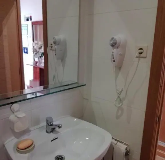اتاق استاندارد با سرویس بهداشتی مشترک, Hospedaje Lopez
