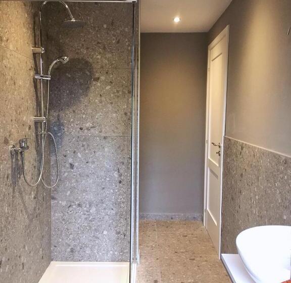 اتاق استاندارد با بالکن, Il Contrabbasso