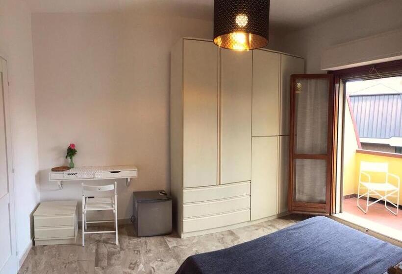 اتاق استاندارد با بالکن, Il Contrabbasso