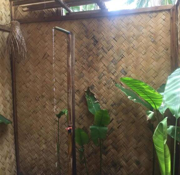 بنگله خانوادگی, Prince John Beachfront Eco Bungalows And Restaurant