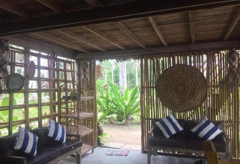 بنگله خانوادگی, Prince John Beachfront Eco Bungalows And Restaurant