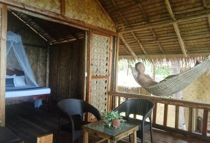 بانگلوی استاندارد, Prince John Beachfront Eco Bungalows And Restaurant