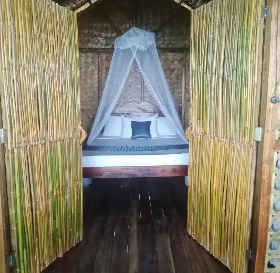 スタンダードバンガロー, Prince John Beachfront Eco Bungalows And Restaurant