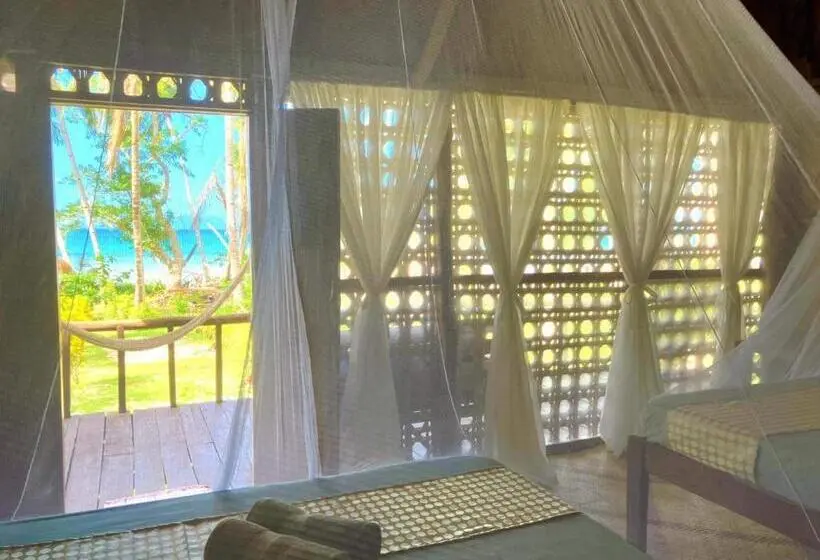 オーシャンビューのデラックストリプルルーム, Prince John Beachfront Eco Bungalows And Restaurant