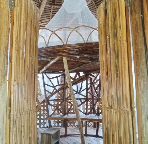 بانگلوی استاندارد, Prince John Beachfront Eco Bungalows And Restaurant