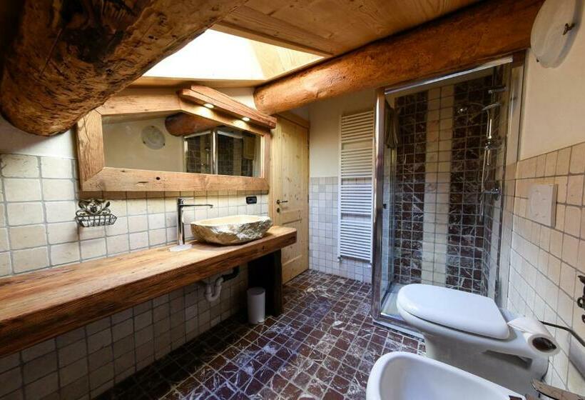 اتاق لوکس, Agriturismo Baita De L All