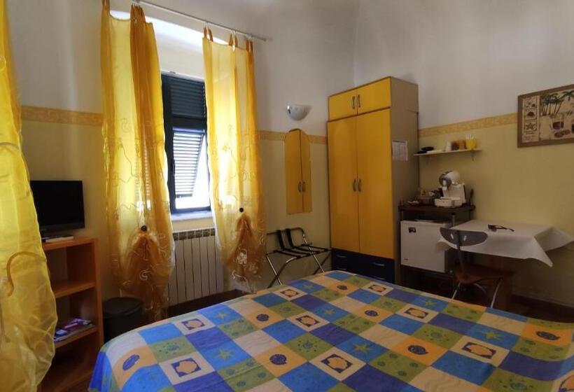 スタンダードルーム, Affittacamere In Piazzetta Da Vasco