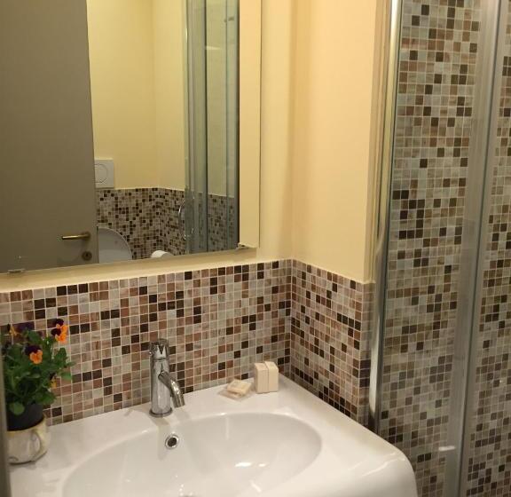 Quarto Deluxe Vista Cidade, Guesthouse Via Di Gracciano   Adults Only