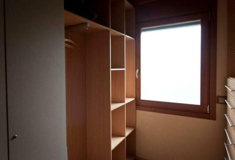 デラックスの４人部屋, Can Congost