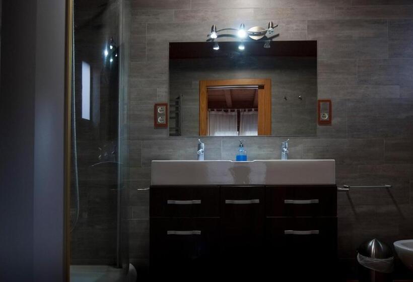 デラックスの４人部屋, Can Congost