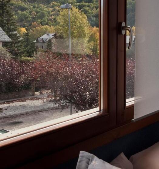 デラックスルーム, Can Congost