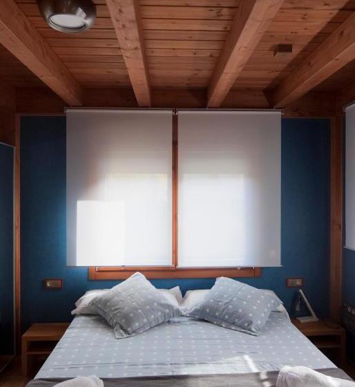 デラックスルーム, Can Congost