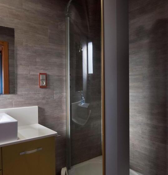 デラックスルーム, Can Congost