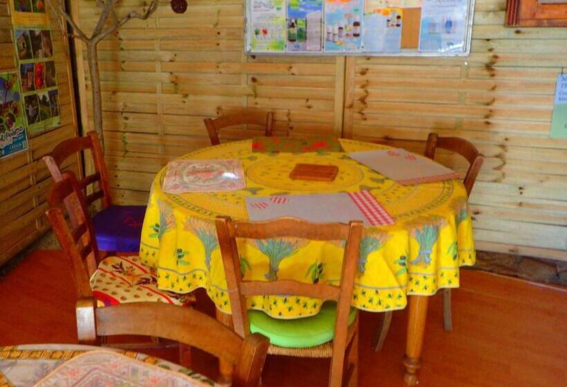 ガーデンビュースタンダードルーム, Mas De La Boheme L Hermet