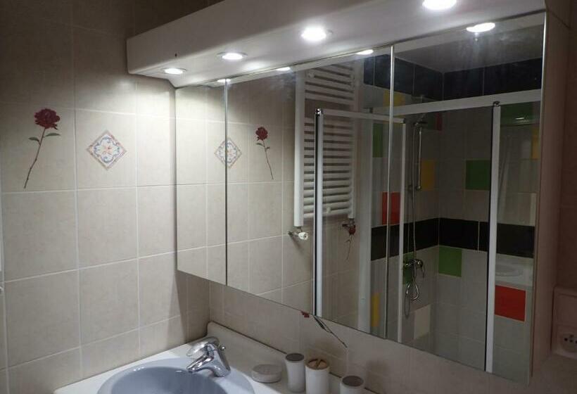 ガーデンビュースタンダードルーム, Mas De La Boheme L Hermet