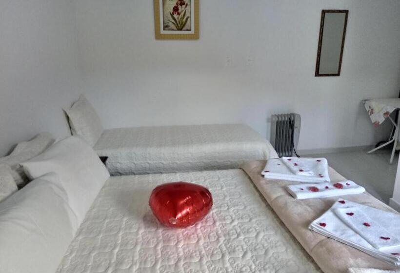 غرفة قياسية ثلاثية, Recanto Dos Fernandes