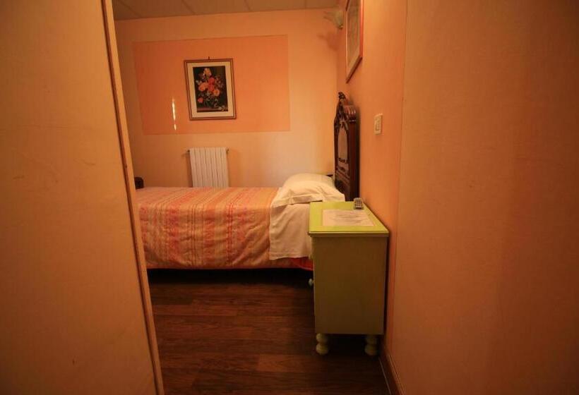 غرفة قياسية فردية, Locanda Del Principe