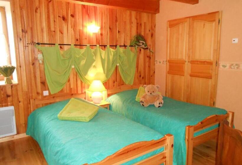 חדר משפחתי נוף לגינה, Chambre D Hôtes Myrtille